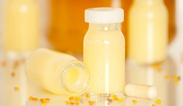 Sữa ong chúa là gì: ​Lợi ích và ứng dụng trong cuộc sống 